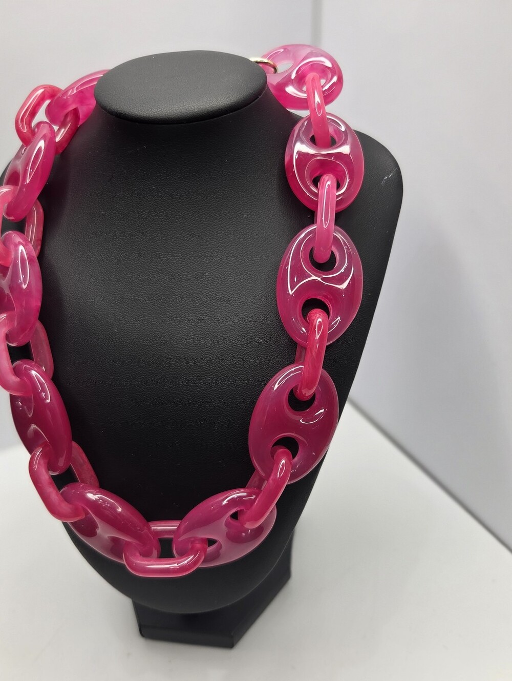 💕▪️Piper K ▪️Pink Resin 18 Inch Link Necklace - Picture 8 of 13